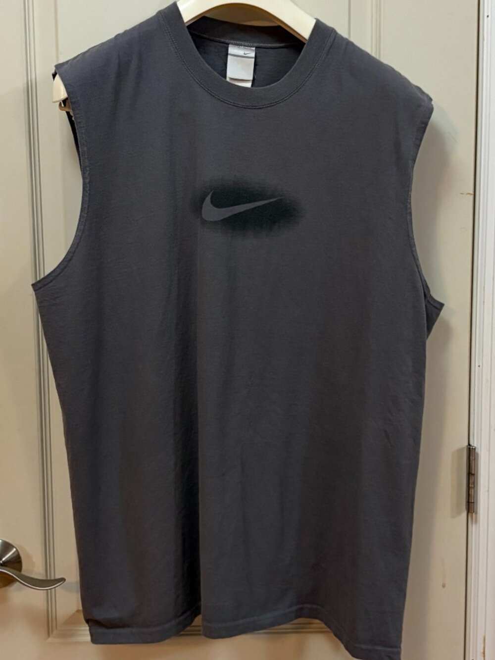 Nike Men's Size XXL 100% Cotton Sleeveless Crew Neck Athletic Shirt. Grey.